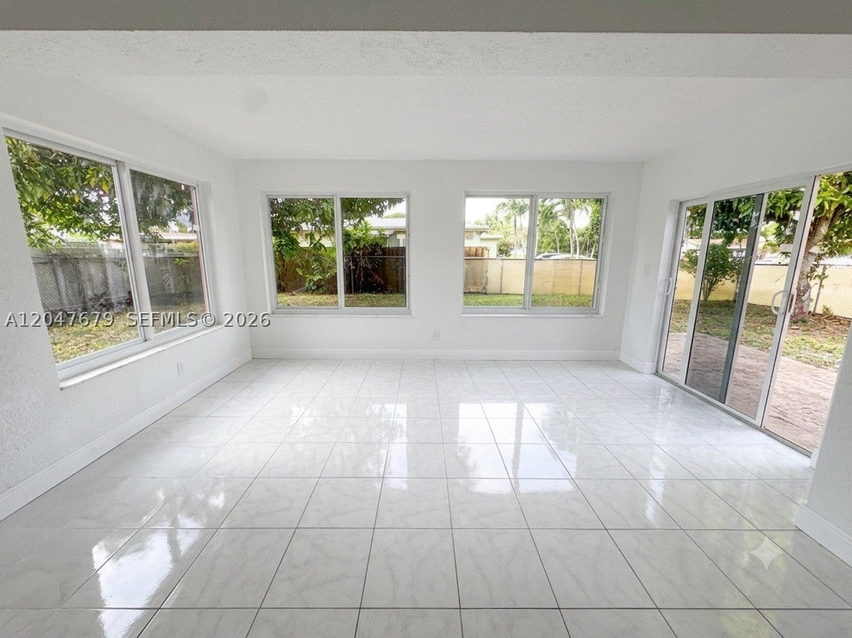 7612 Plantation Blvd, Miramar FL 33023