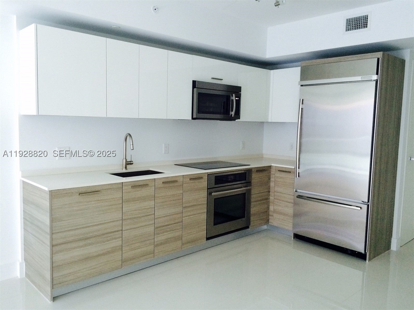 1300 BRICKELL BAY DR 1100