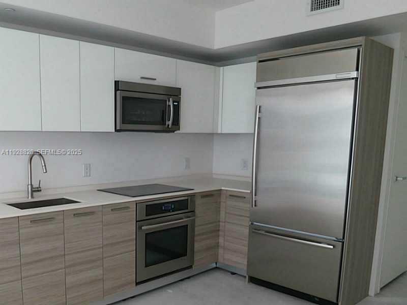 BRICKELLHOUSE - Residential