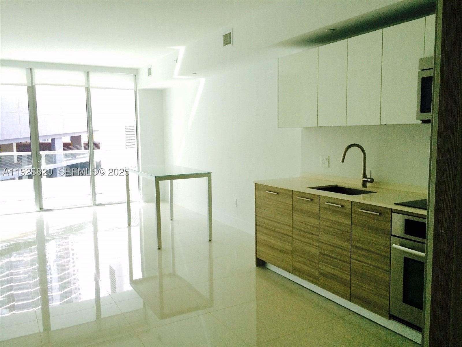 1300 BRICKELL BAY DR 1100