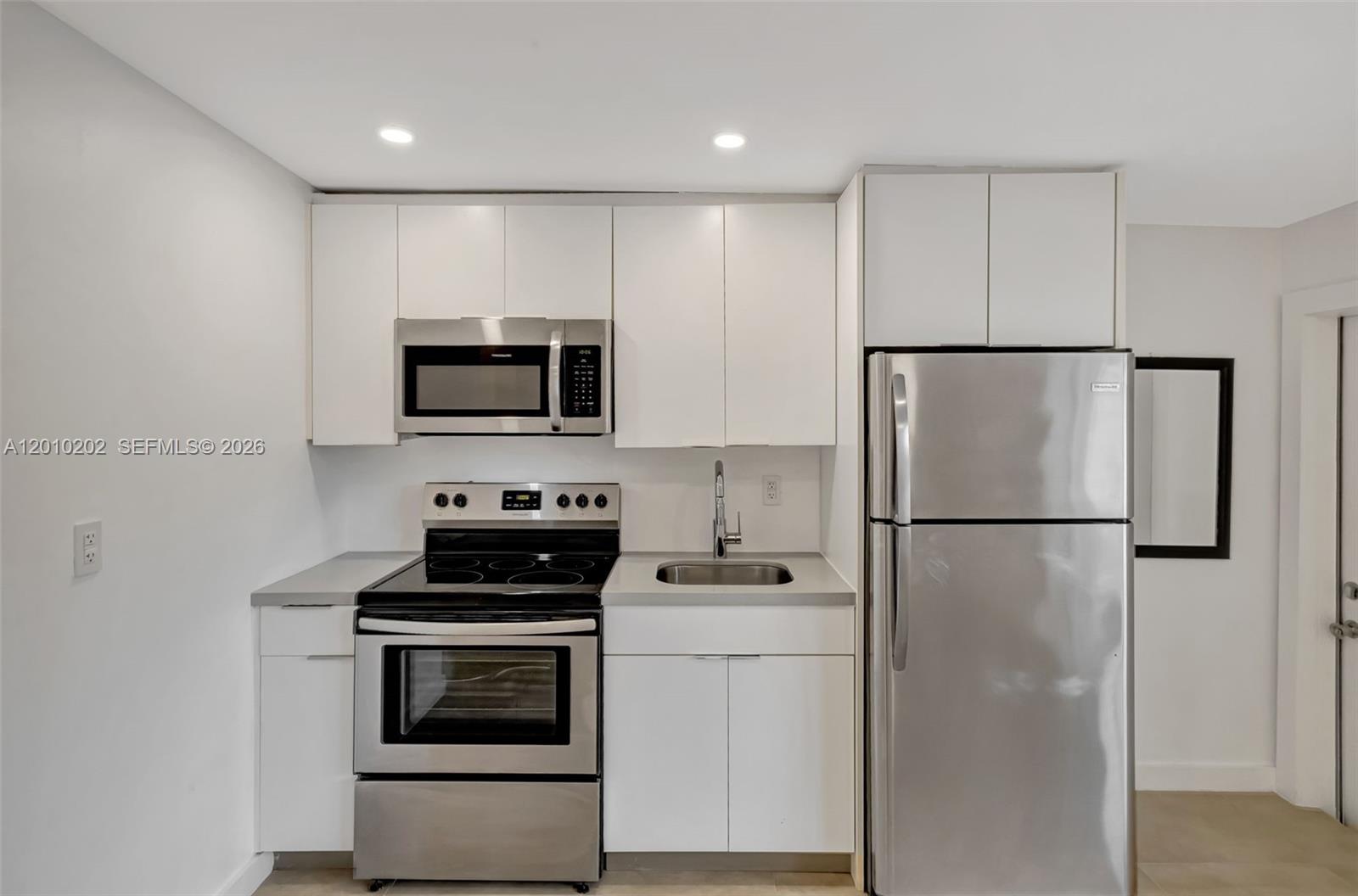 345 Michigan Ave 23