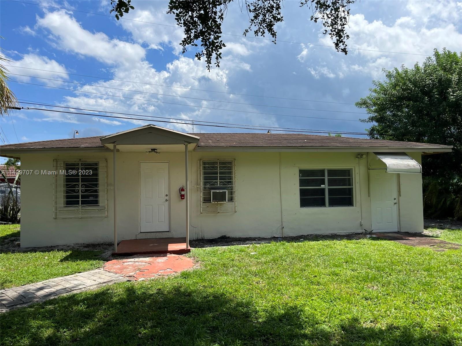 Great little separate 2 /2 house on a multi-family land. Stands on it's own. Gated property. Comes with 2 parking spots. Great location. Corner of Hallandale Beach Blvd. Text agent for showings.