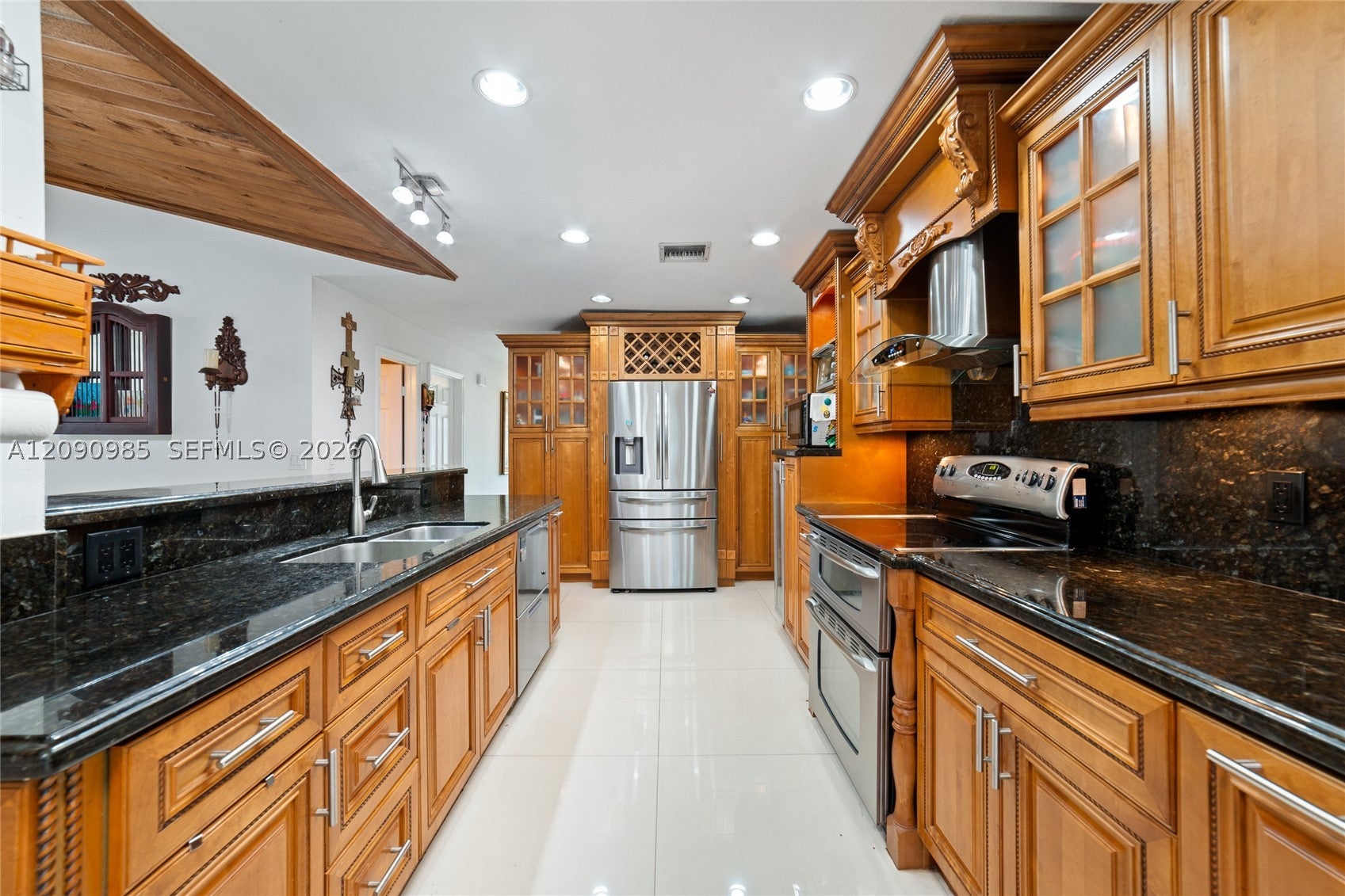 1250 NW 76th Ave, Plantation, FL, 33322/$725,000 4 1250 NW 76th Ave