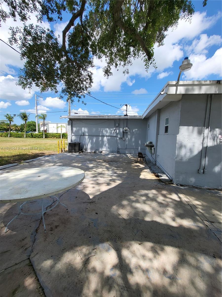 730 NE 18th Ave