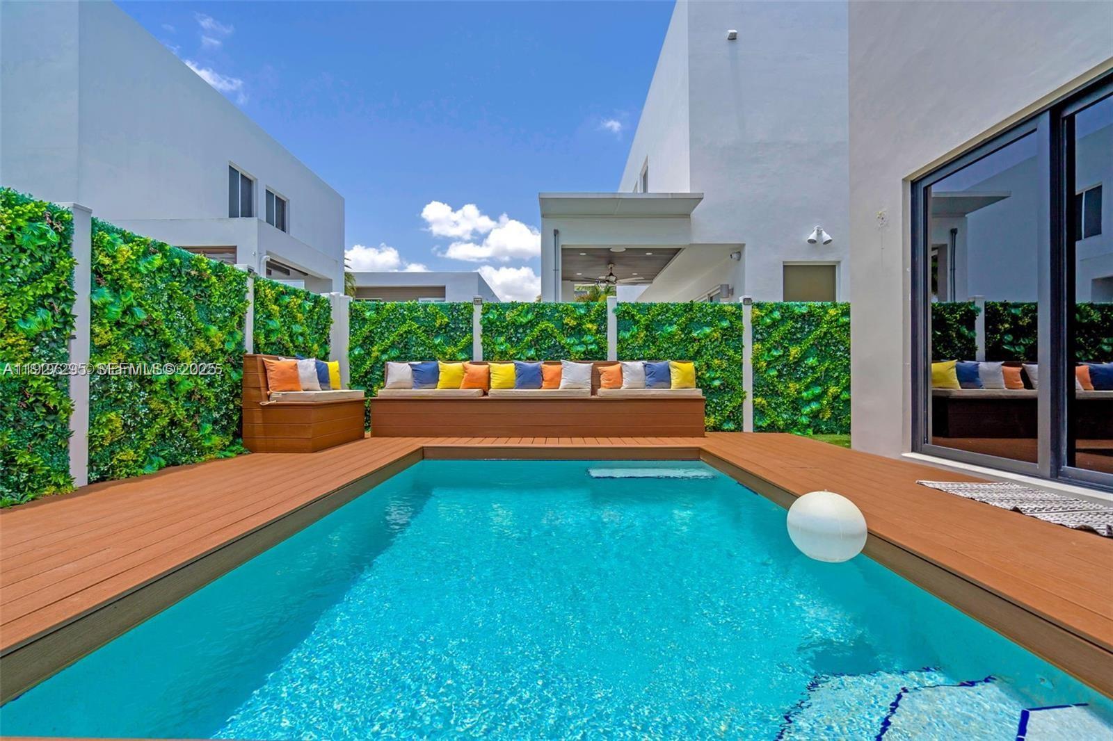 DORAL COMMONS RESIDENTIAL - Residential Lease