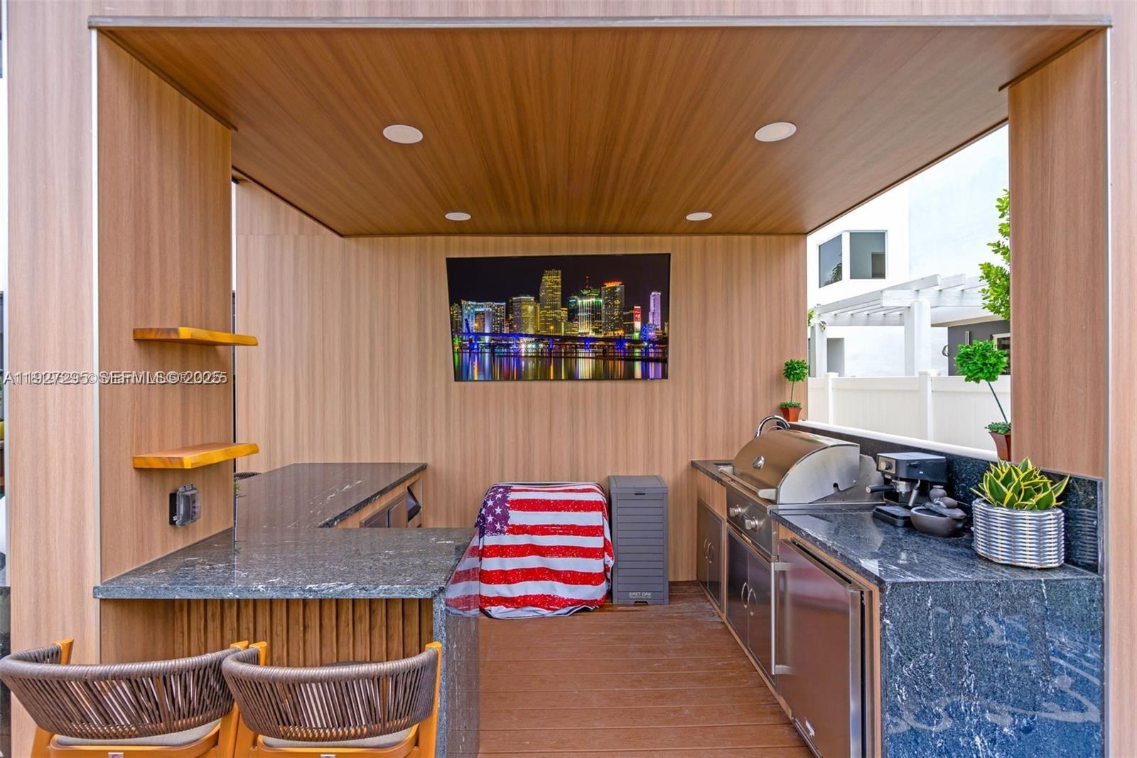 DORAL COMMONS RESIDENTIAL - Residential Lease