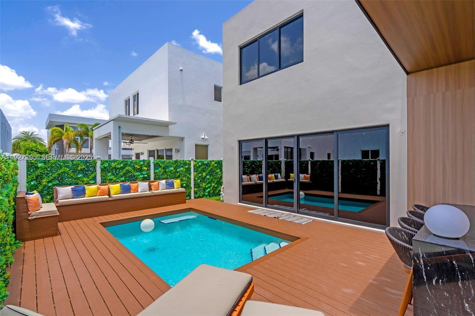 DORAL COMMONS RESIDENTIAL - Residential Lease