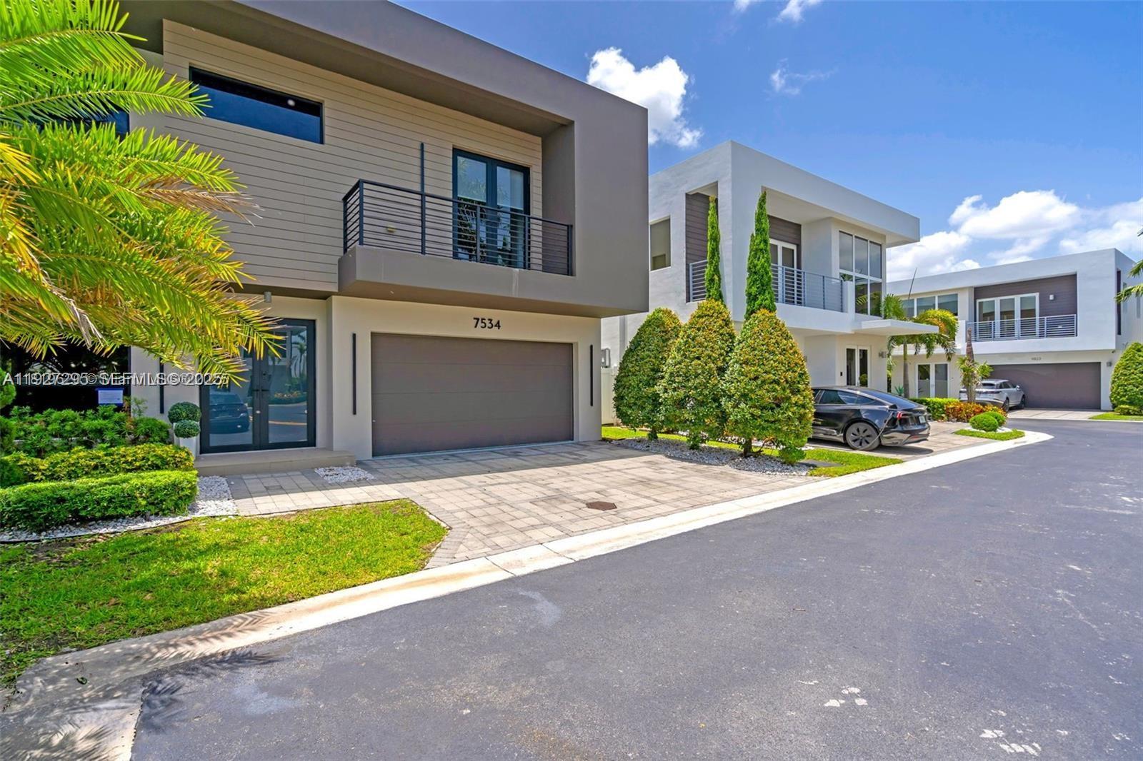 DORAL COMMONS RESIDENTIAL - Residential Lease