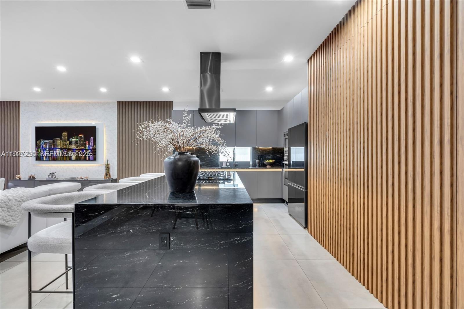 DORAL COMMONS RESIDENTIAL - Residential Lease