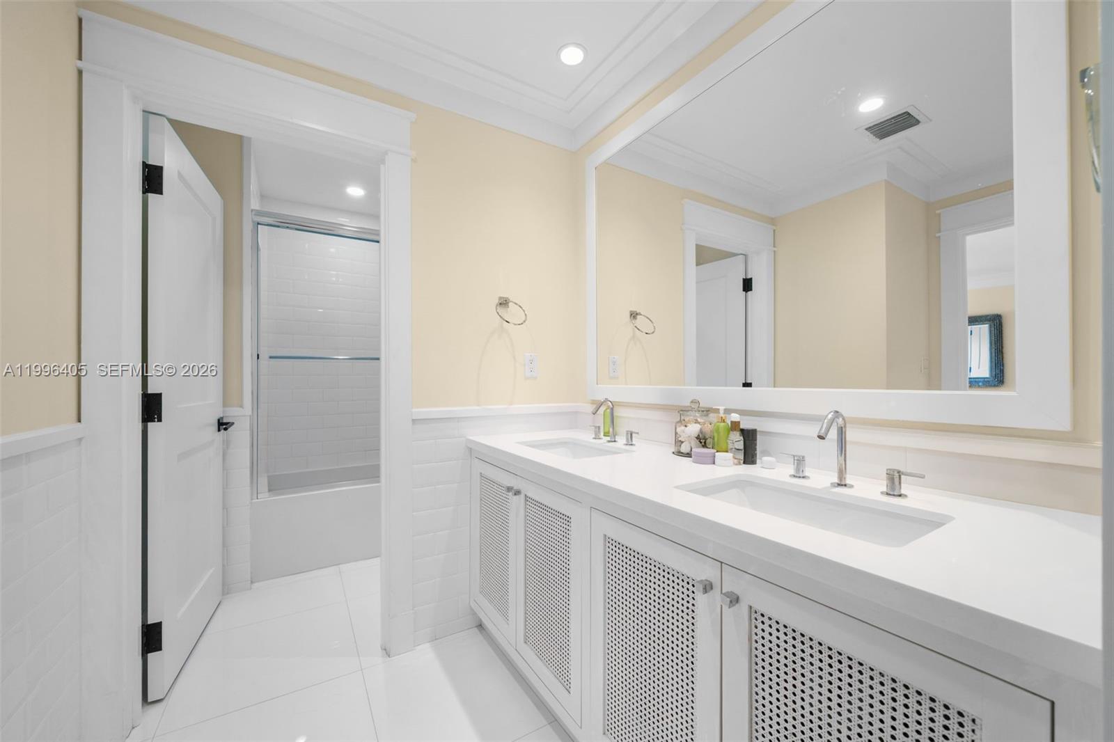 SUNRISE HARBOUR REV PL - Residential Lease