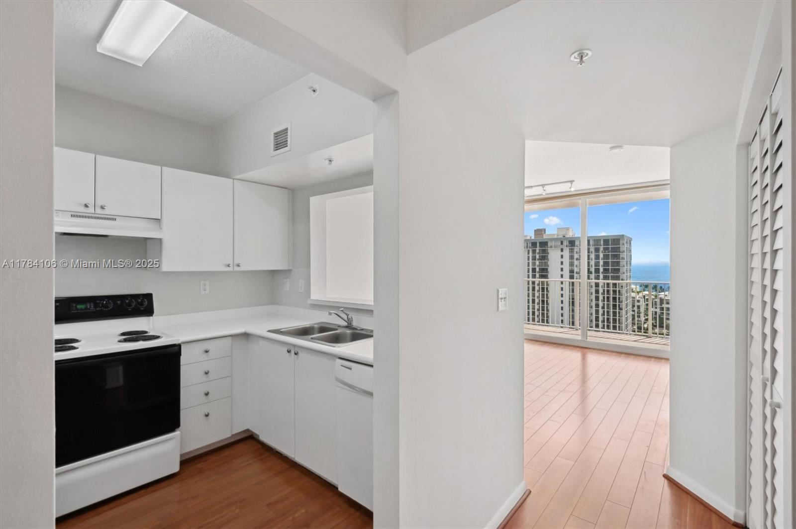 3020 NE 32nd Ave 1407