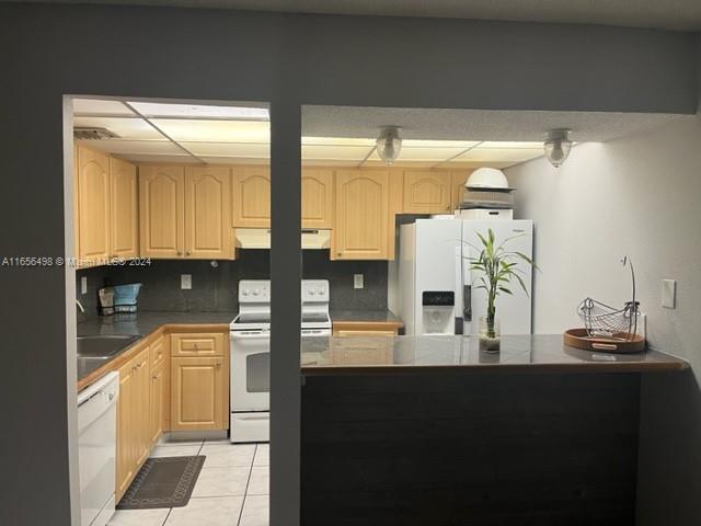 KENDALLWOOD VILLAS CONDO - Residential