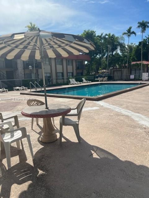 KENDALLWOOD VILLAS CONDO - Residential