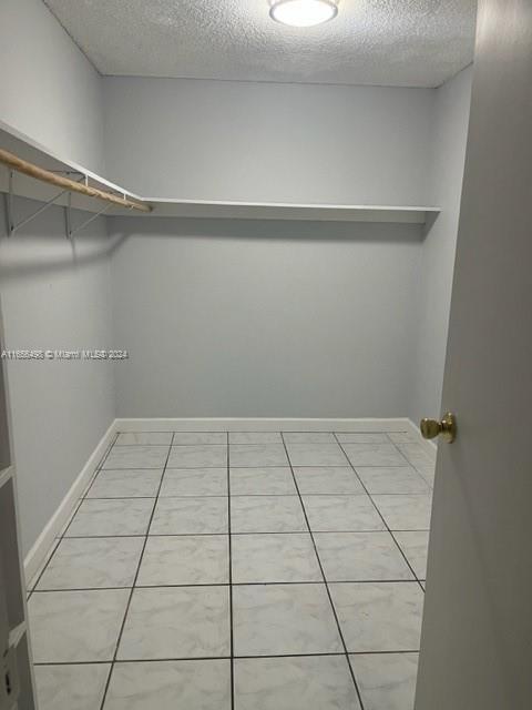 KENDALLWOOD VILLAS CONDO - Residential