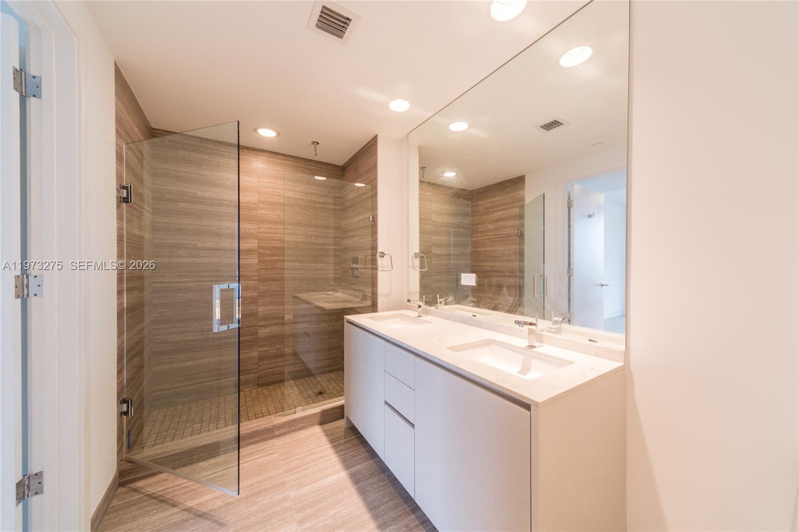 1010 BRICKELL CONDO - Residential Lease