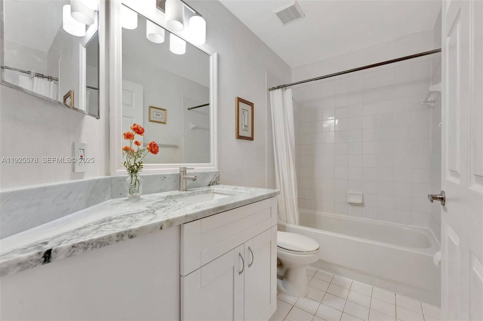 EMERALD COURTS - OPAL CRE - Residential