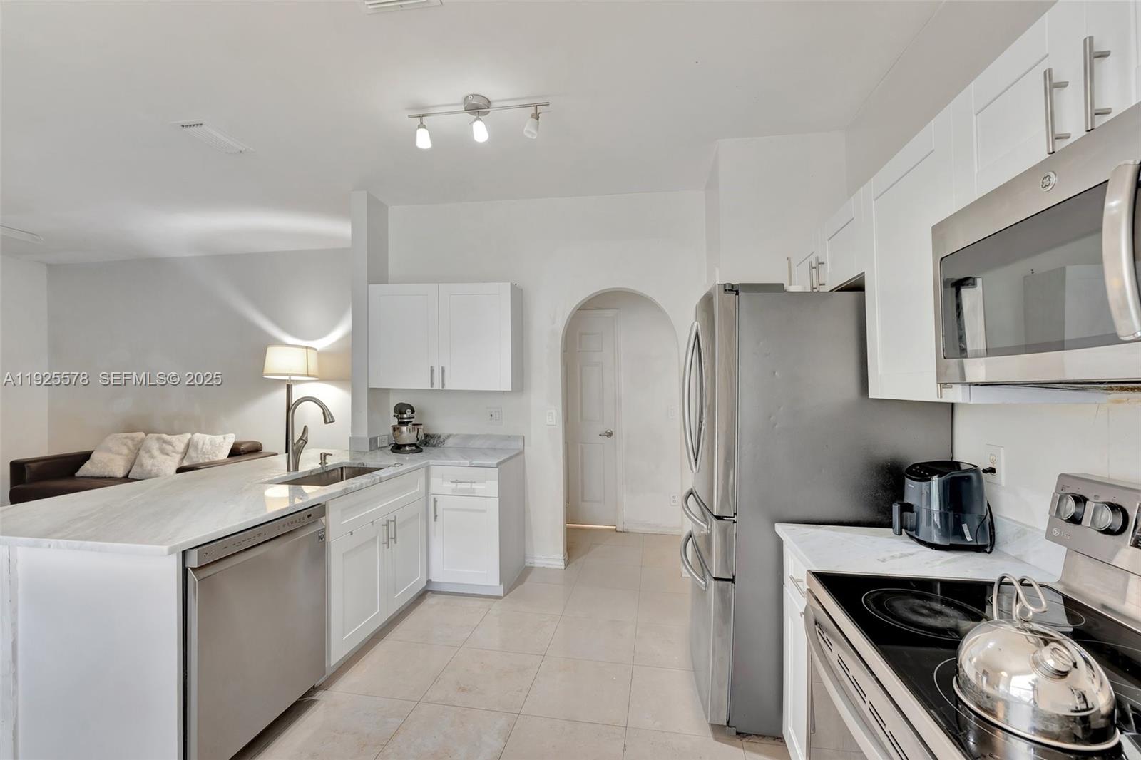 EMERALD COURTS - OPAL CRE - Residential