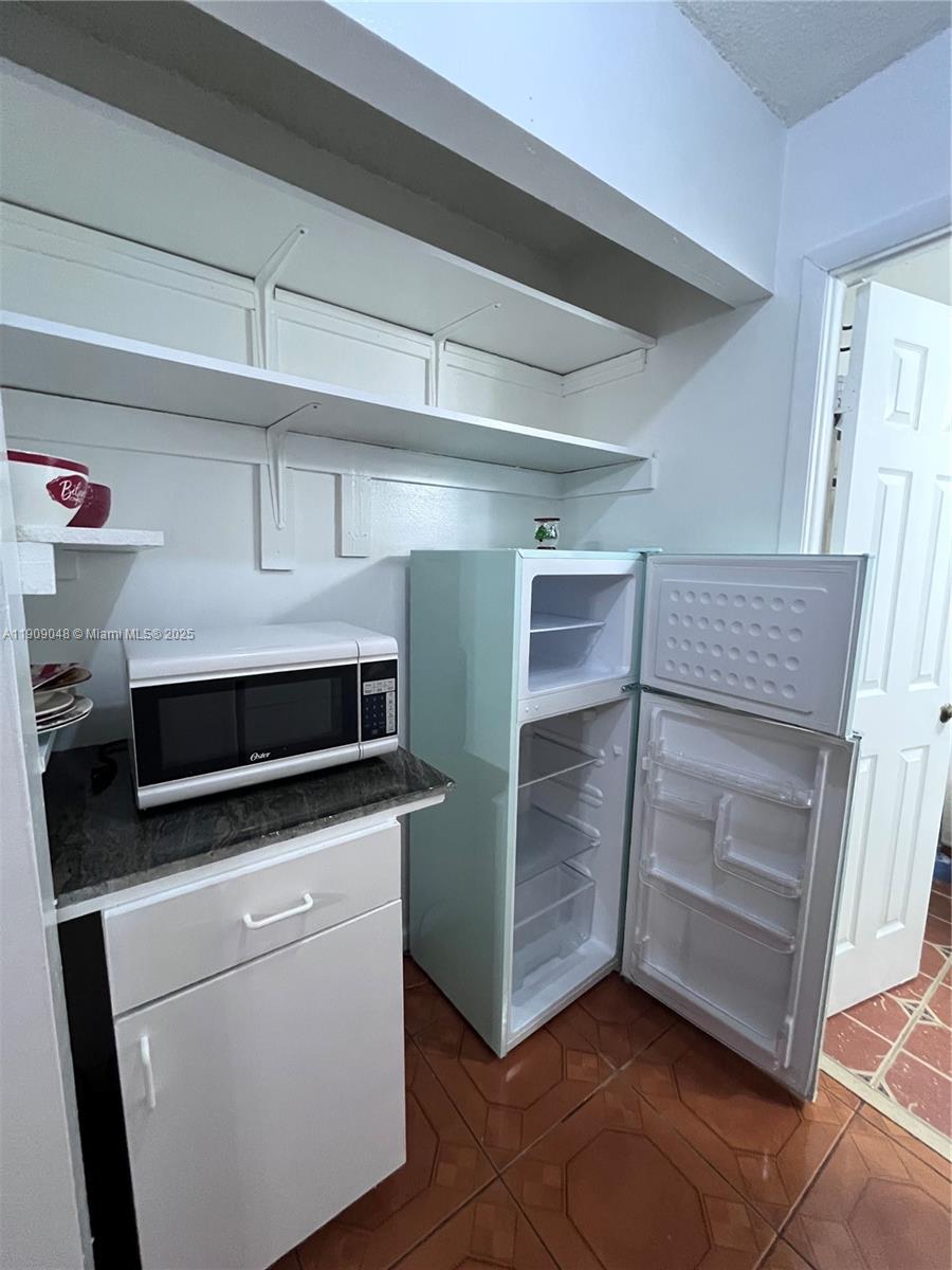 WINSTON PARK UNIT 7 - Residential Lease