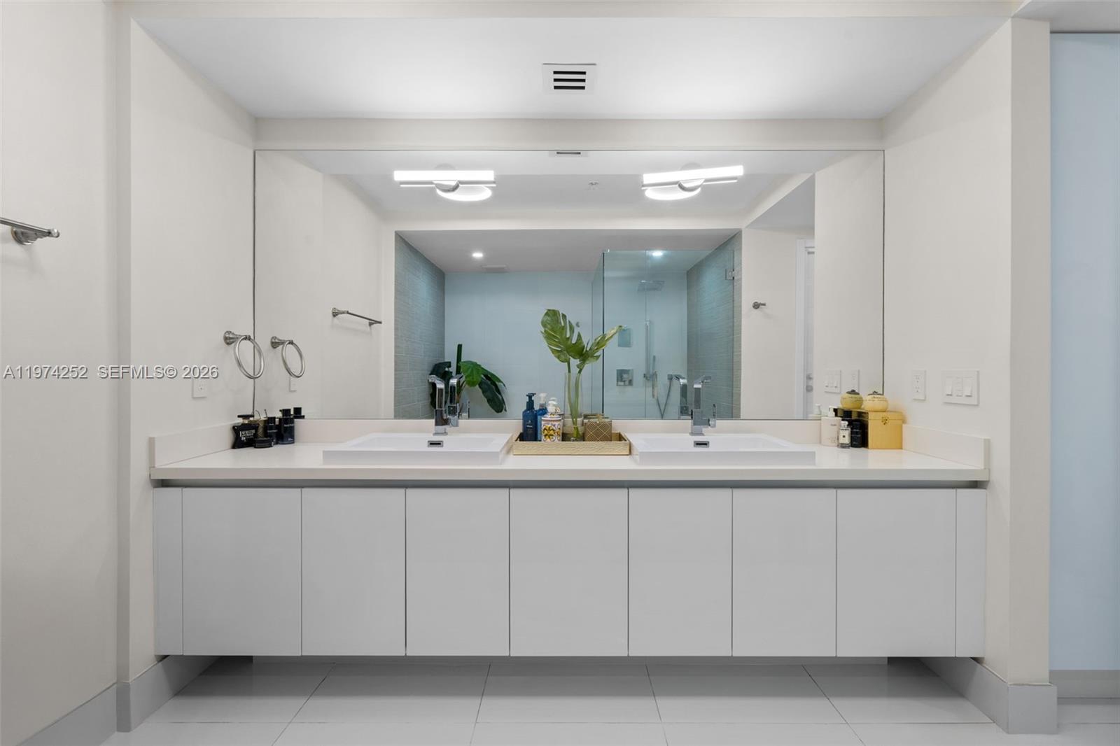 PARQUE TOWERS CONDO - Residential