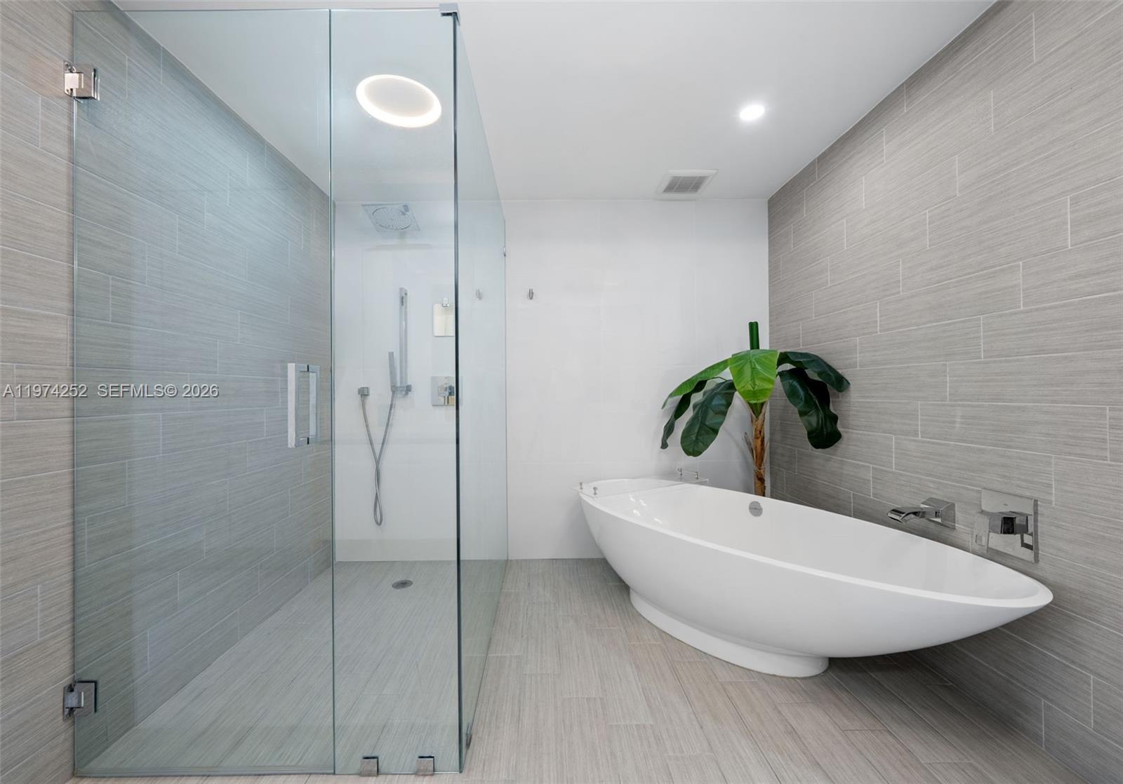 PARQUE TOWERS CONDO - Residential