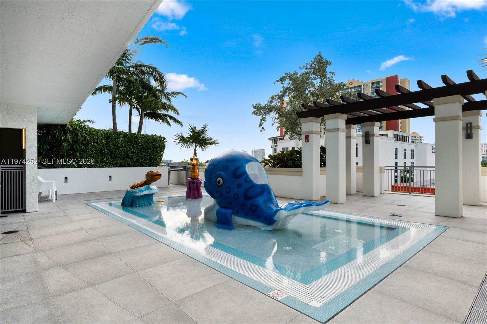 PARQUE TOWERS CONDO - Residential