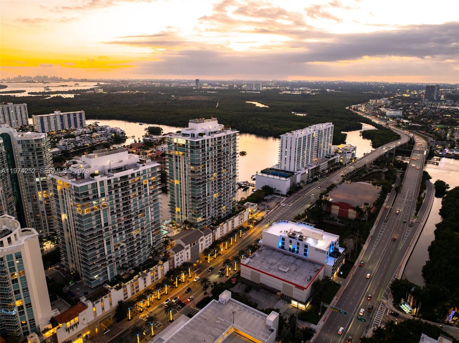 PARQUE TOWERS CONDO - Residential