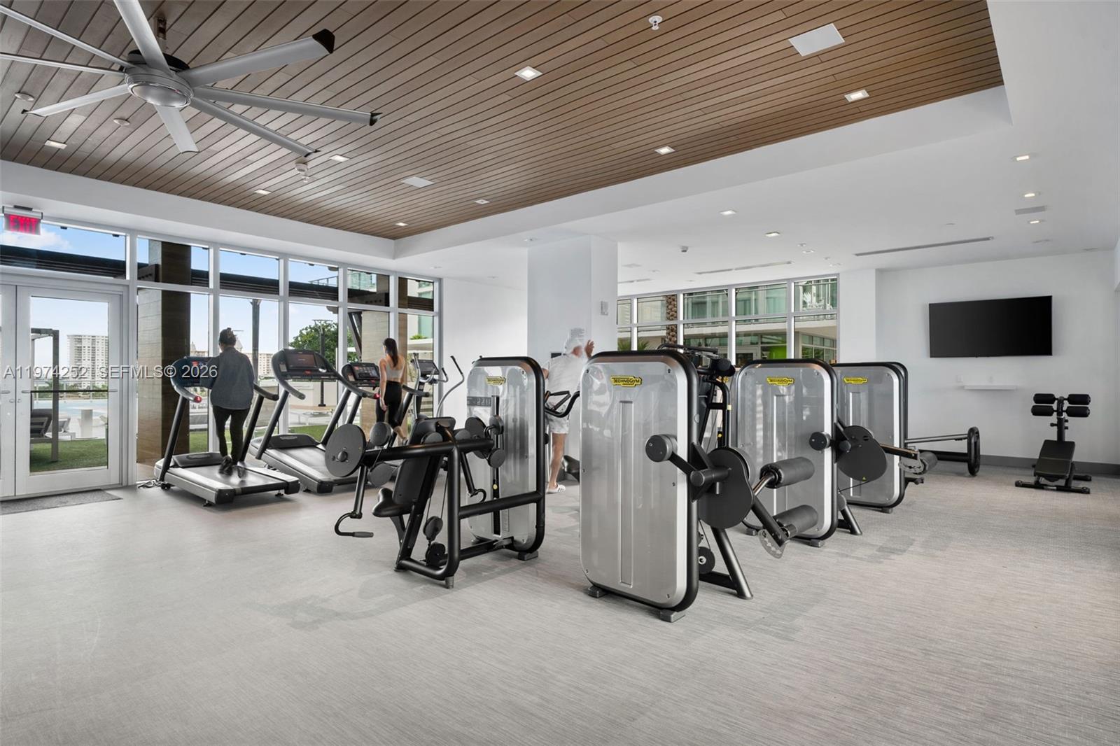 PARQUE TOWERS CONDO - Residential