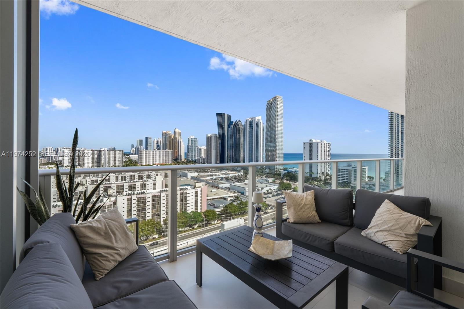 PARQUE TOWERS CONDO - Residential