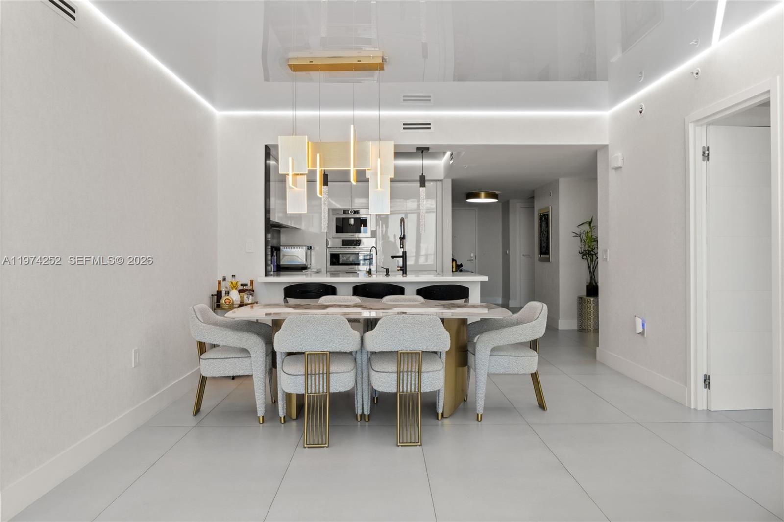 PARQUE TOWERS CONDO - Residential