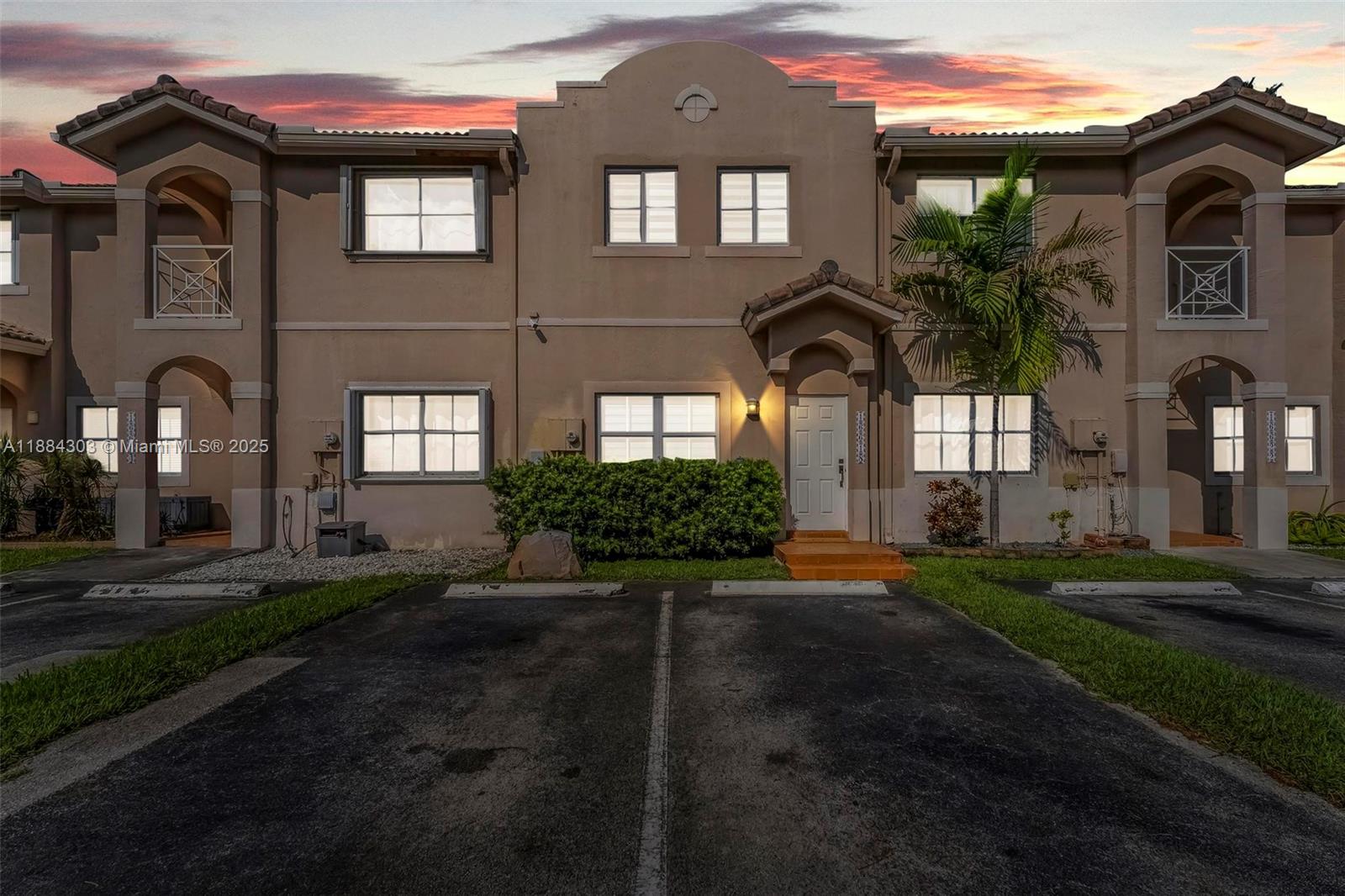 PASEOS AT MIAMI LAKES - Residential