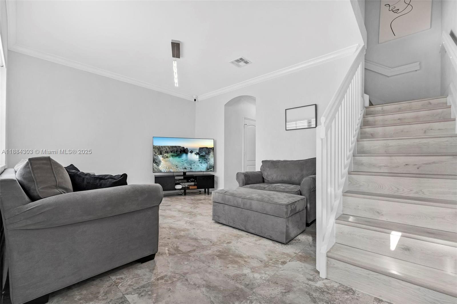 PASEOS AT MIAMI LAKES - Residential