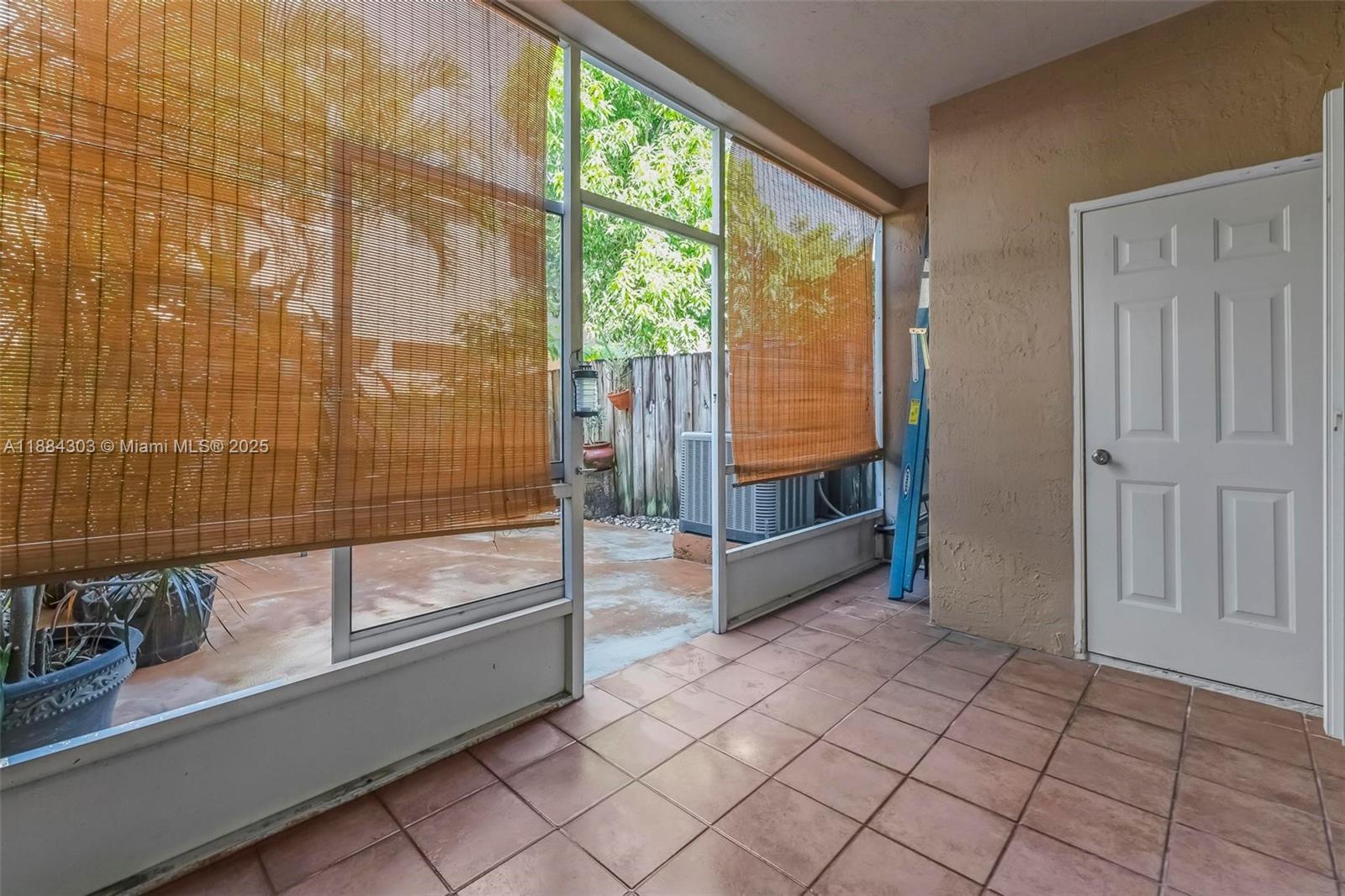 PASEOS AT MIAMI LAKES - Residential