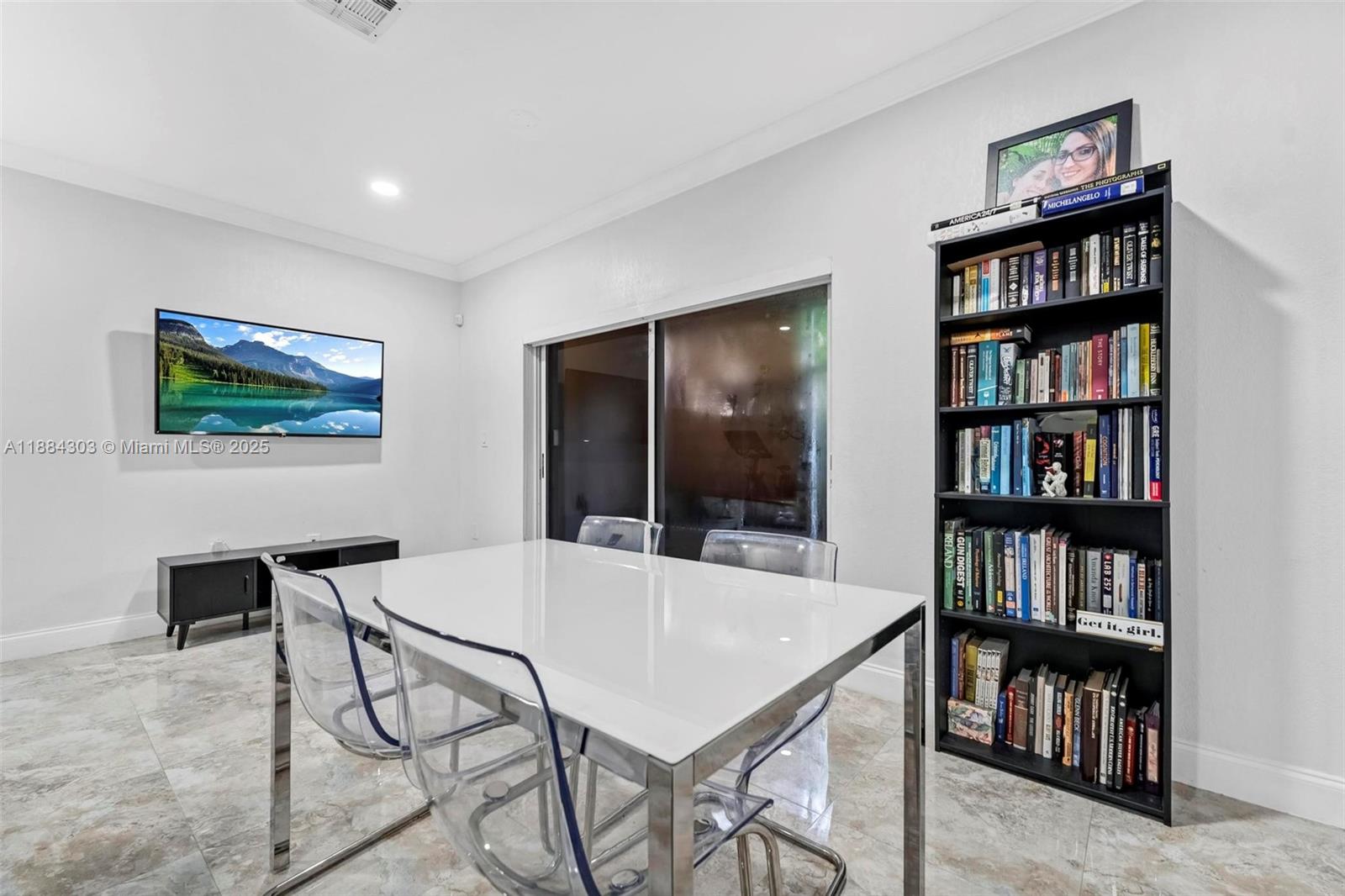 PASEOS AT MIAMI LAKES - Residential