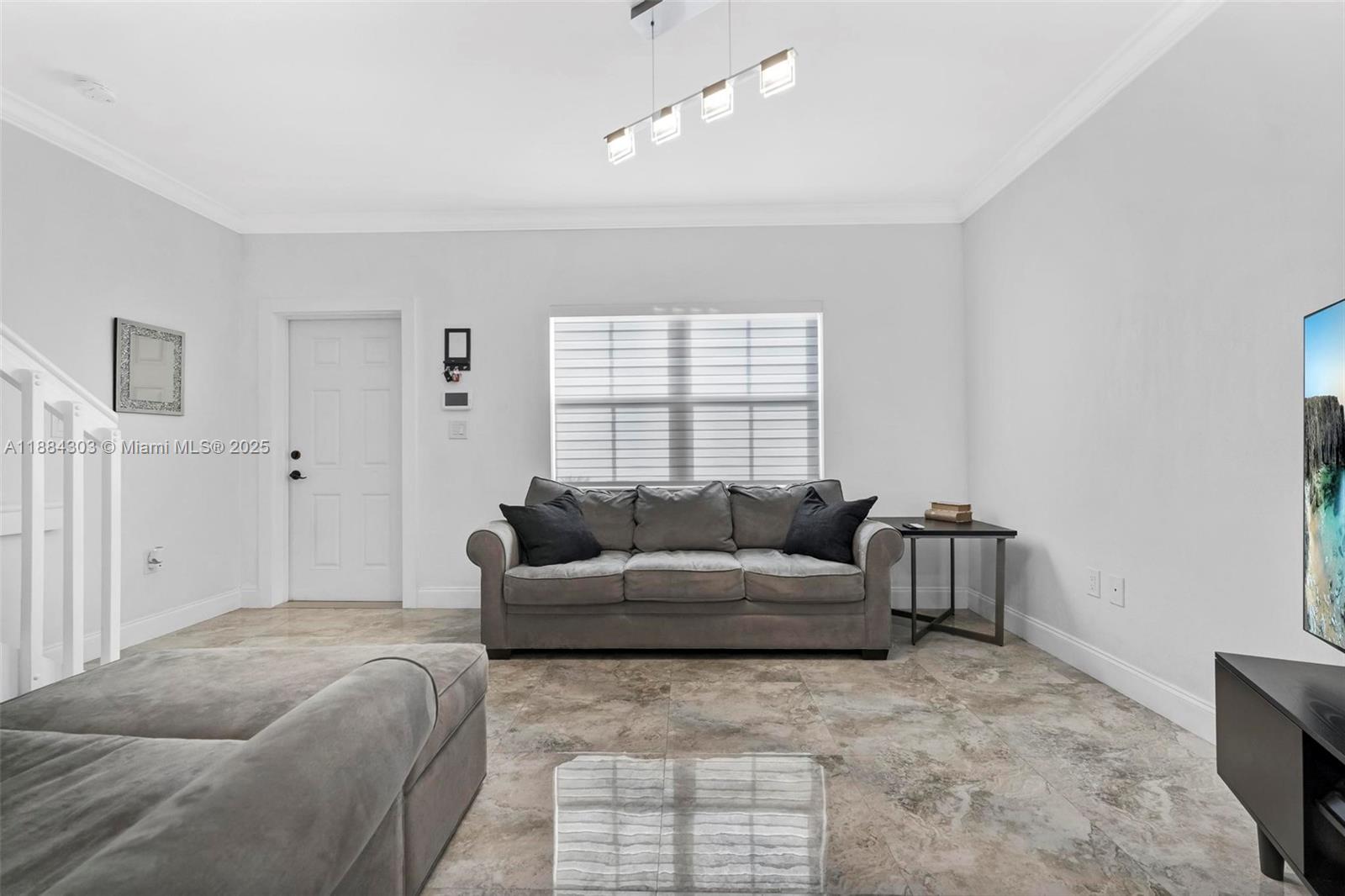PASEOS AT MIAMI LAKES - Residential