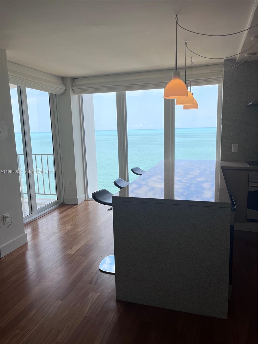 881 Ocean Dr 18B