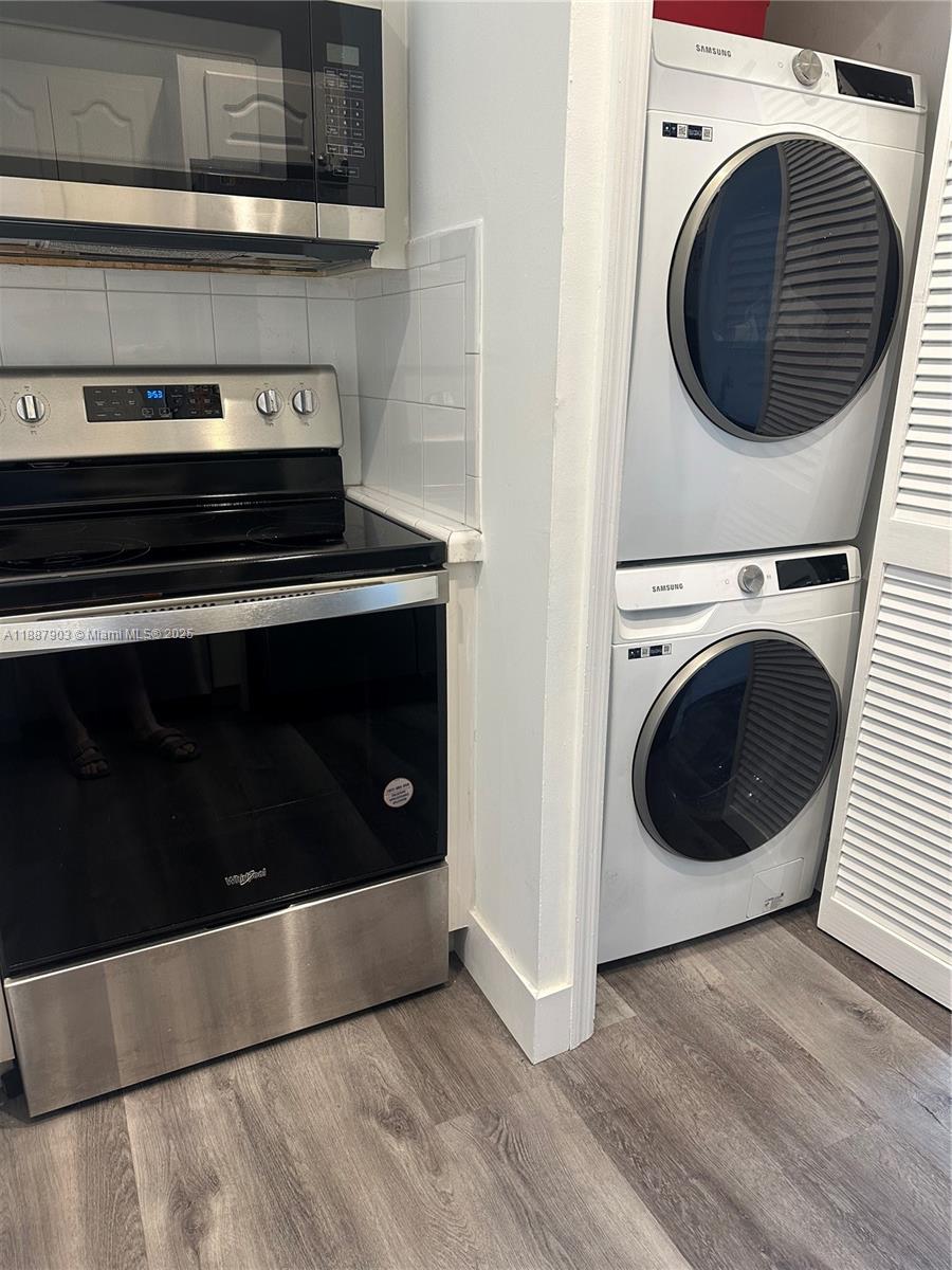 PROVENCE VILLAGE IN THE G - Residential