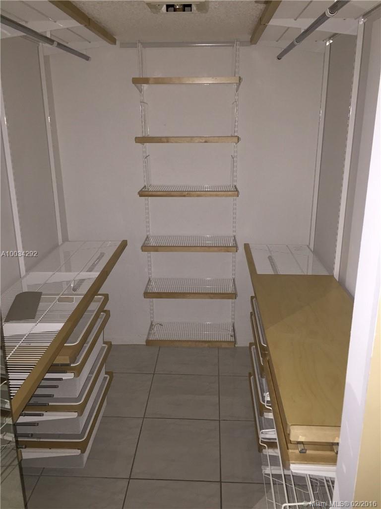 Jasmine Lakes I Condo - Residential Lease