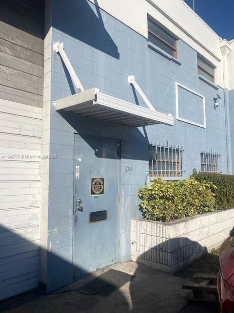 Location, Location, Location...Ideal warehouse for sale in the prestigious city of Doral, immediate occupancy.