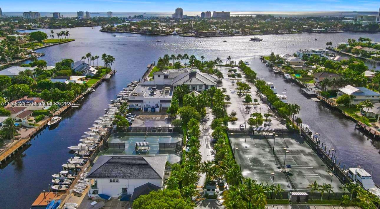 1524 Se 12th St 5, Fort Lauderdale, Broward County, Florida - 2 Bedrooms  
3 Bathrooms - 