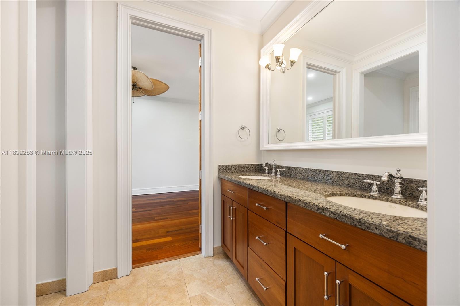 COCONUT GROVE MANOR - Residential