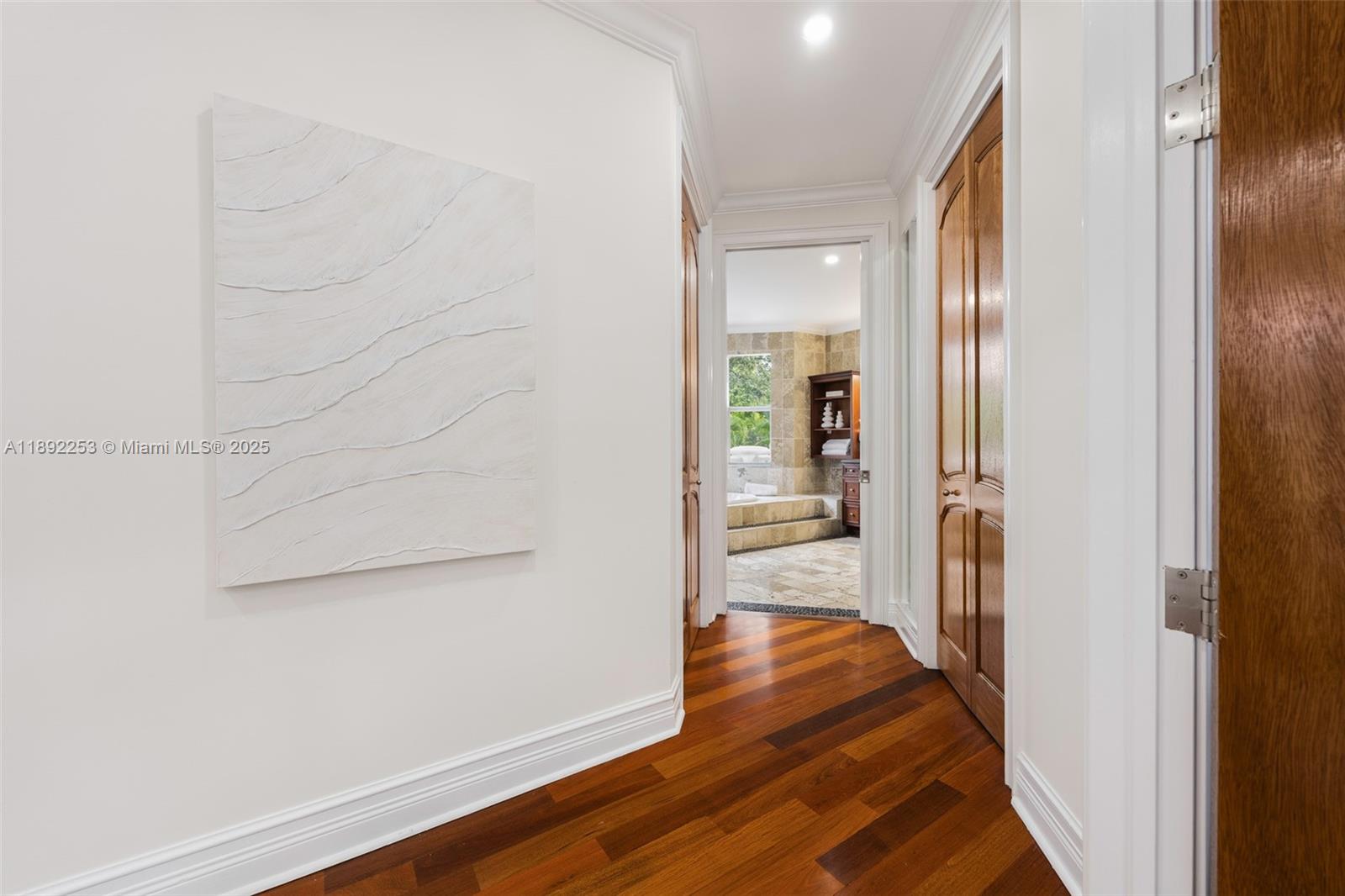 COCONUT GROVE MANOR - Residential