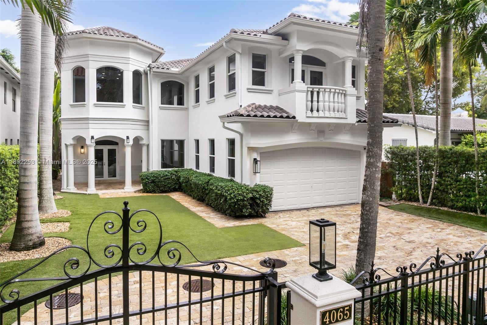 COCONUT GROVE MANOR - Residential