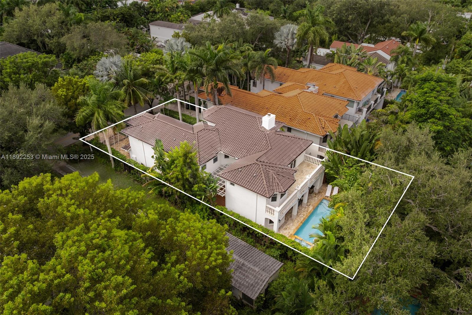 COCONUT GROVE MANOR - Residential