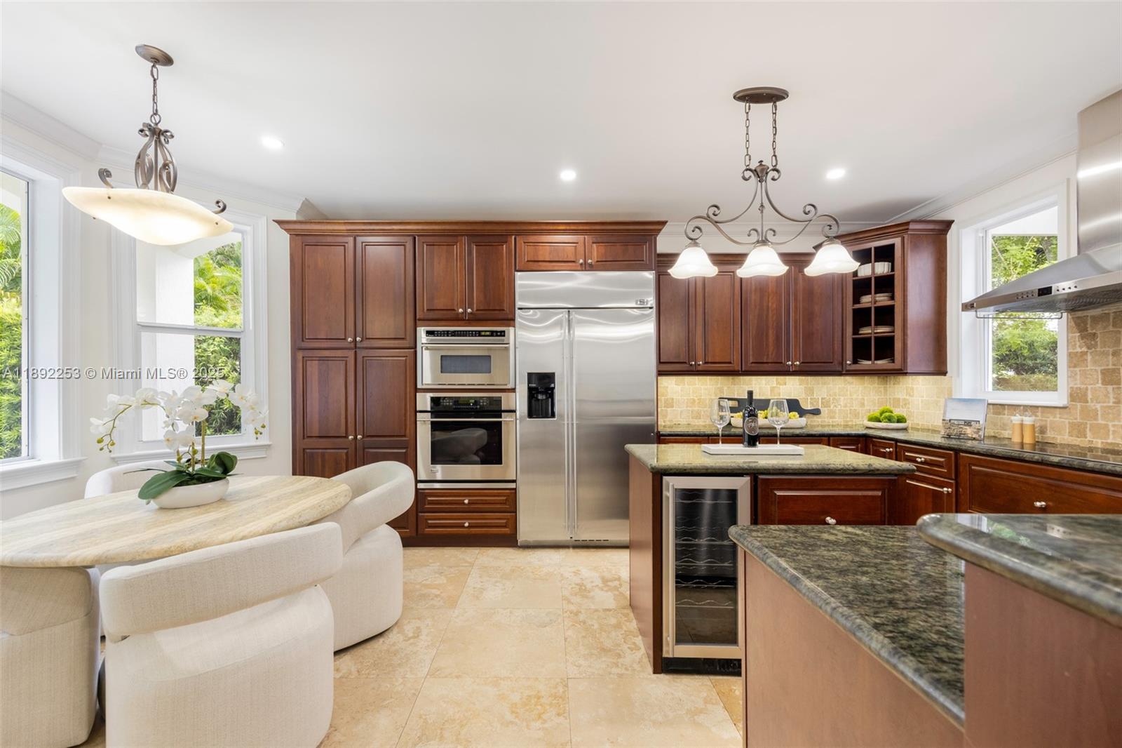 COCONUT GROVE MANOR - Residential