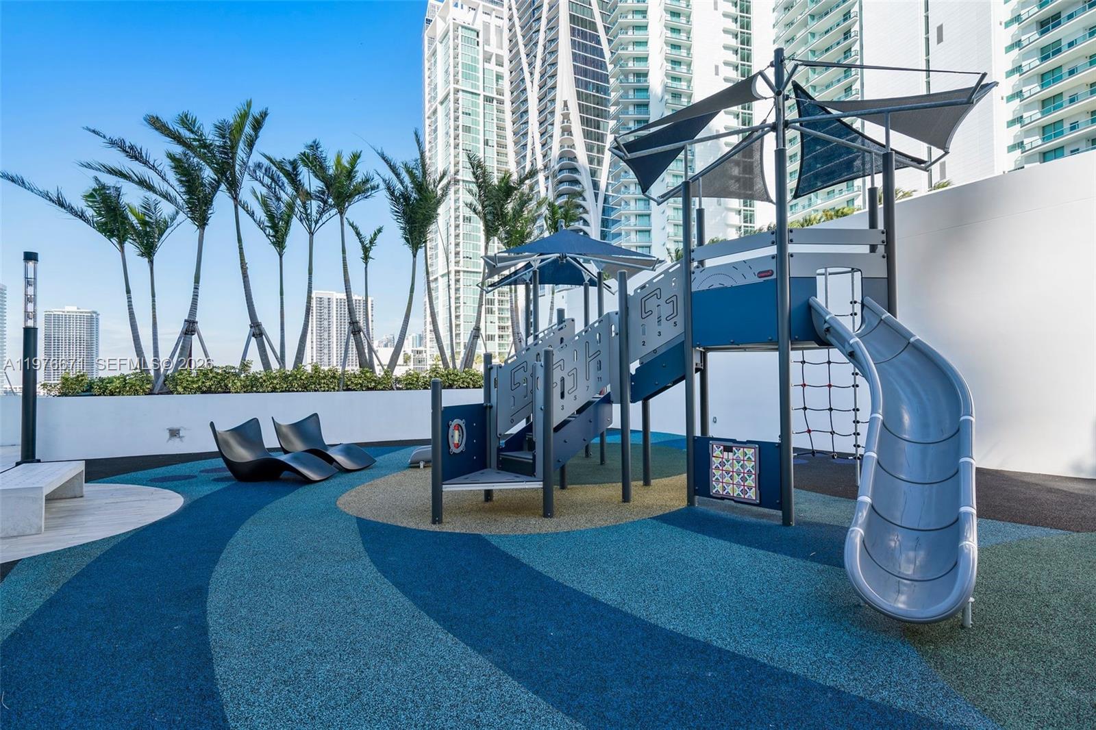 PARAMOUNT MIAMI WORLDCENT - Residential Lease