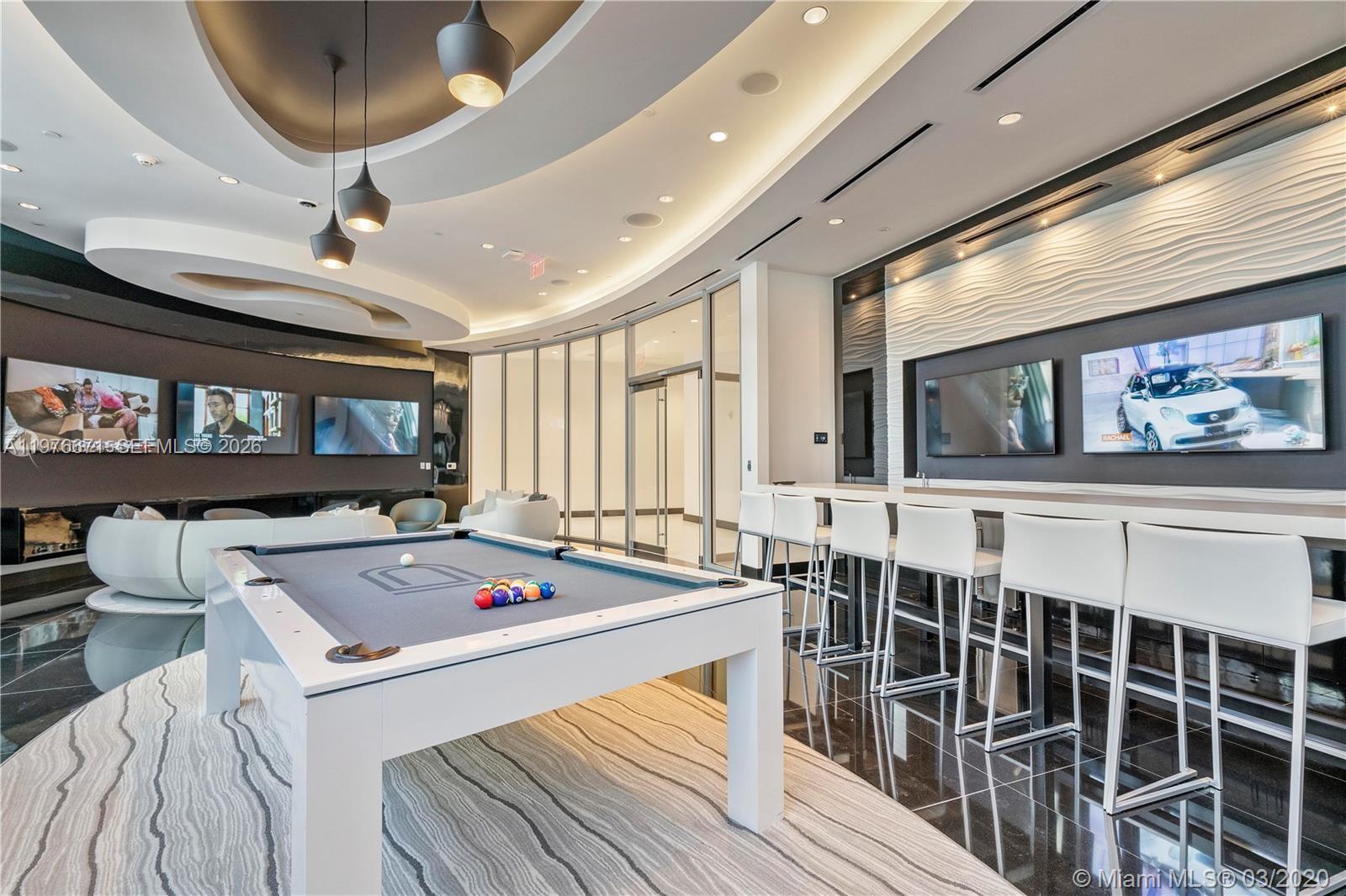 PARAMOUNT MIAMI WORLDCENT - Residential Lease