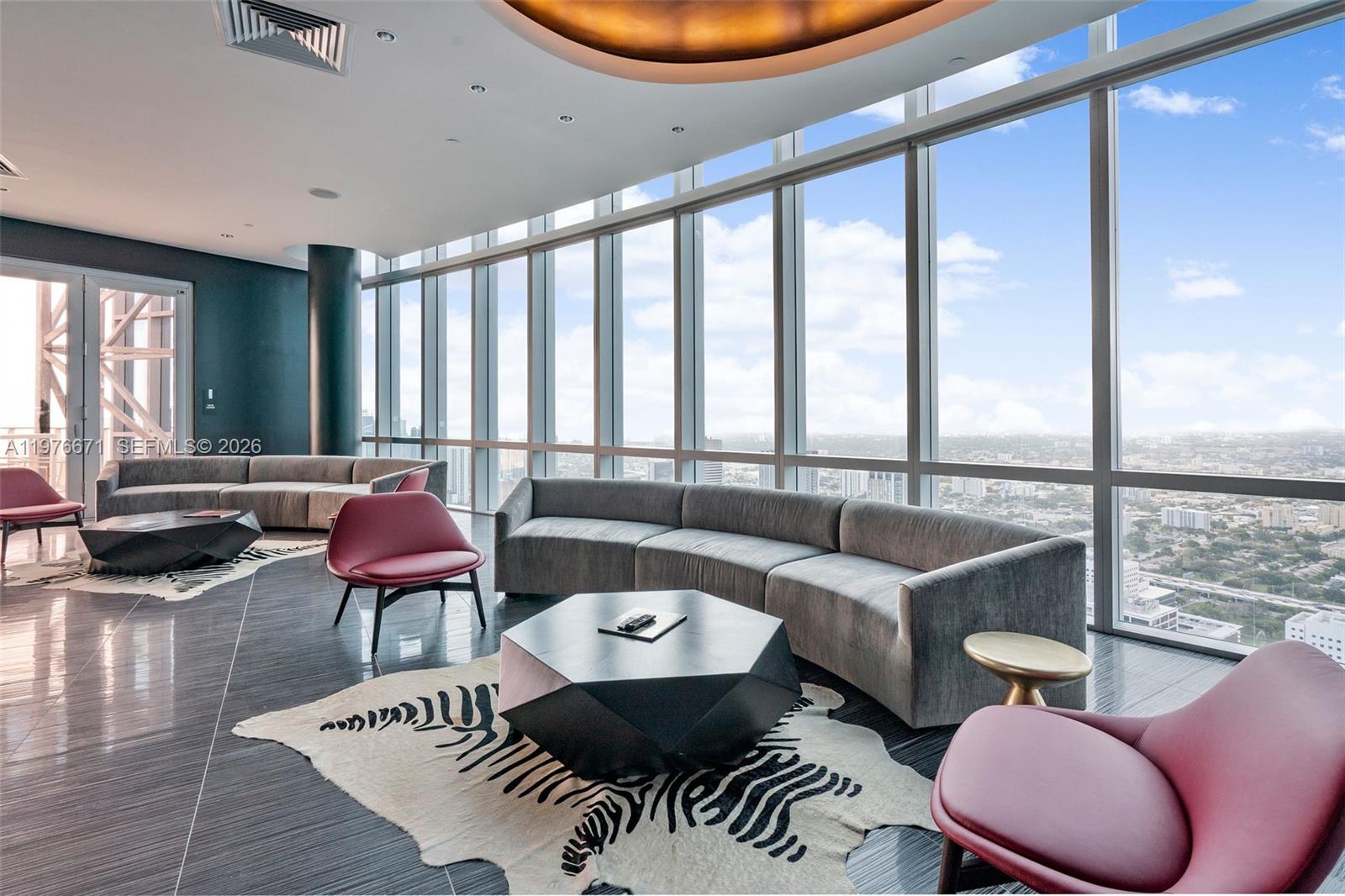 PARAMOUNT MIAMI WORLDCENT - Residential Lease