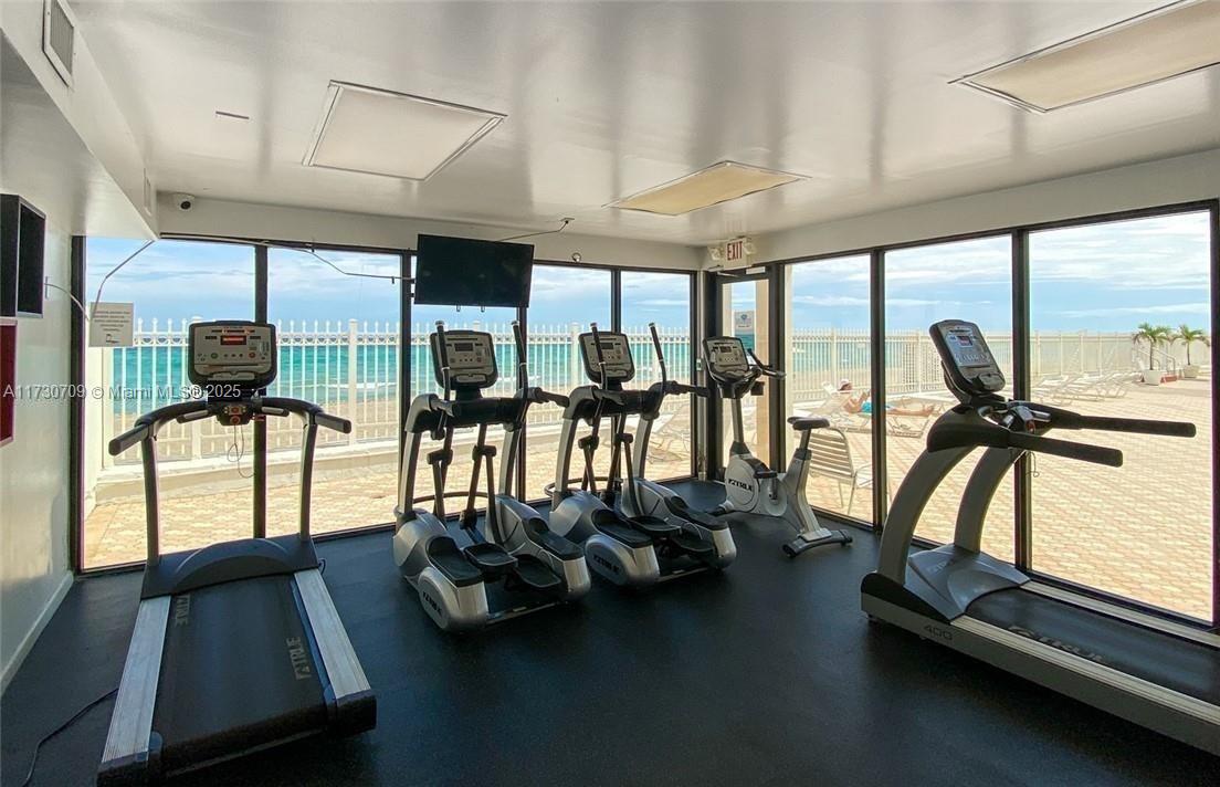 ALEXANDER TOWERS CONDO - Residential