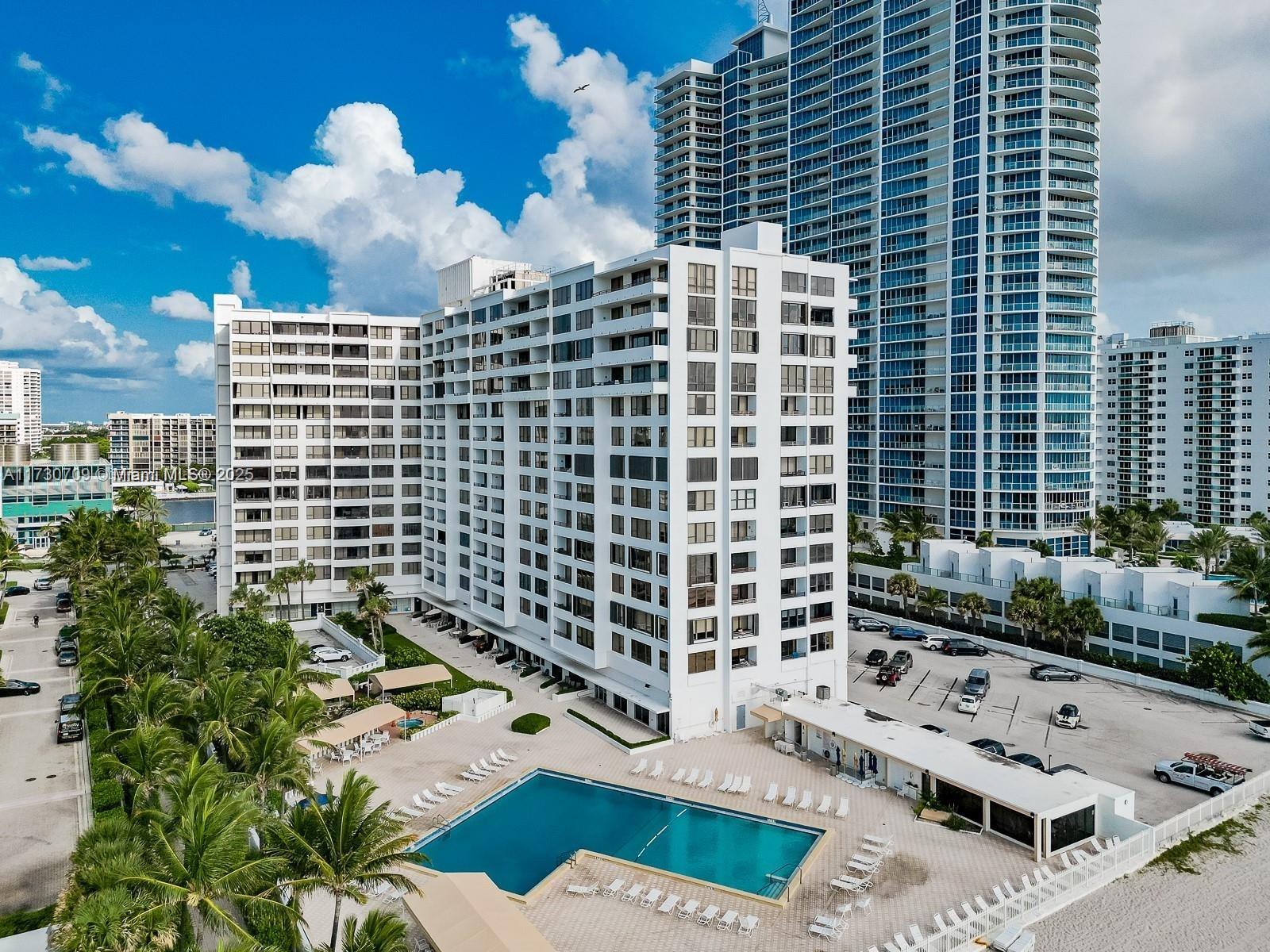 ALEXANDER TOWERS CONDO - Residential