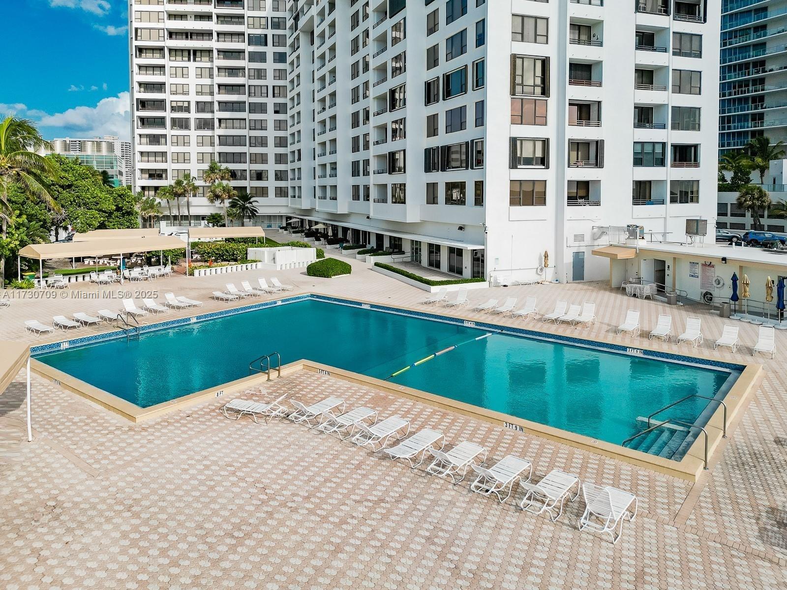 ALEXANDER TOWERS CONDO - Residential